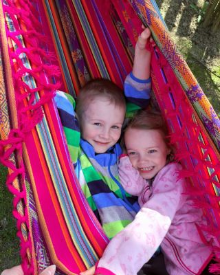 🌞Pohodové léto na hamace 🌞 ❓ A jak trávíte léto vy? #letonahamace #HAMAKA #RučněVyrobeno #InkaShop #inkashop...